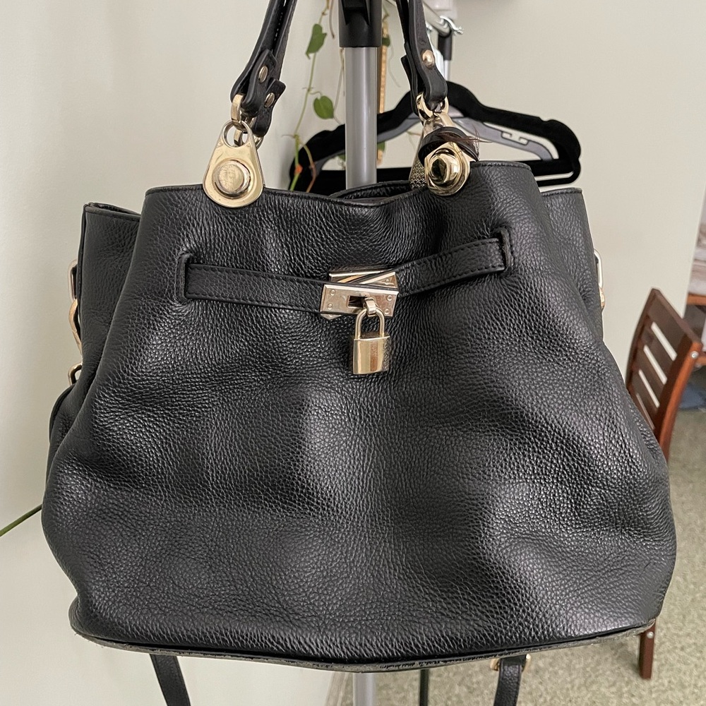 Leather handbag in a perfect condition